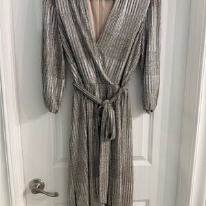 Alice + Olivia Silver Striped Long Sleeve Dress